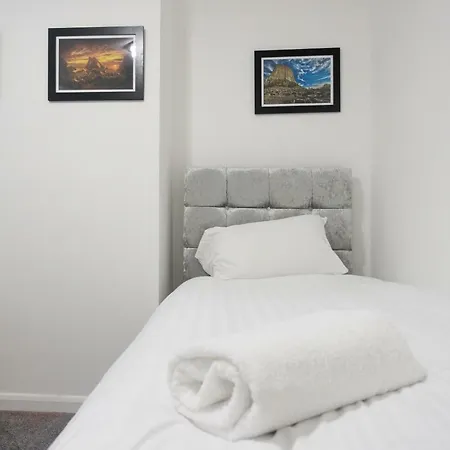 Towler House 6 Beds In 3 Bedrooms Apartmán *